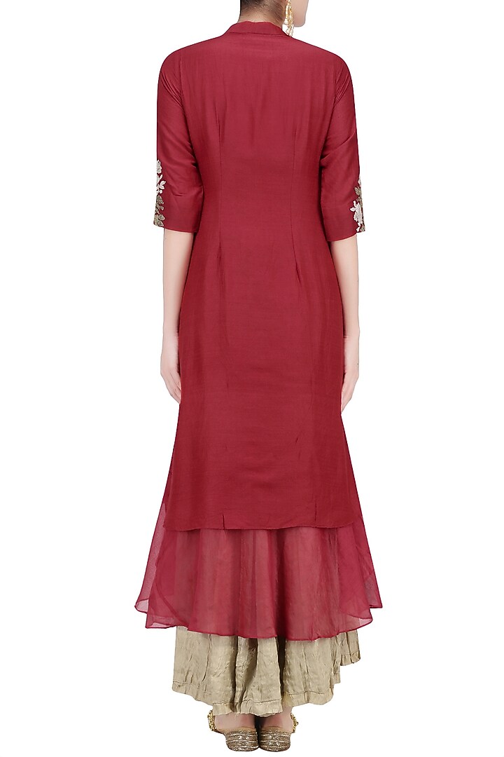 Red pintuck floral embroidered double layer kurta available only at Pernia's Pop Up Shop.