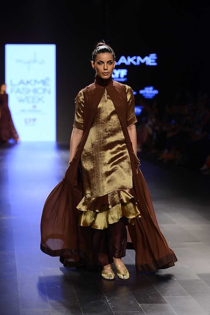 Gold high neck brocade kurta available only at Pernia's Pop Up Shop.