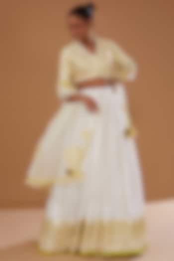 White Silk Chanderi Hand Embroidered Bridal Lehenga Set by MADZIN at Pernia's Pop Up Shop