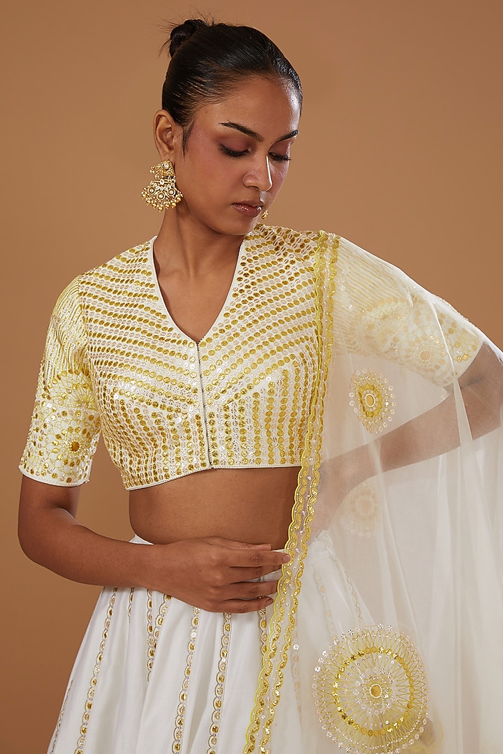 White Silk Chanderi Hand Embroidered Bridal Lehenga Set by MADZIN at Pernia's Pop Up Shop