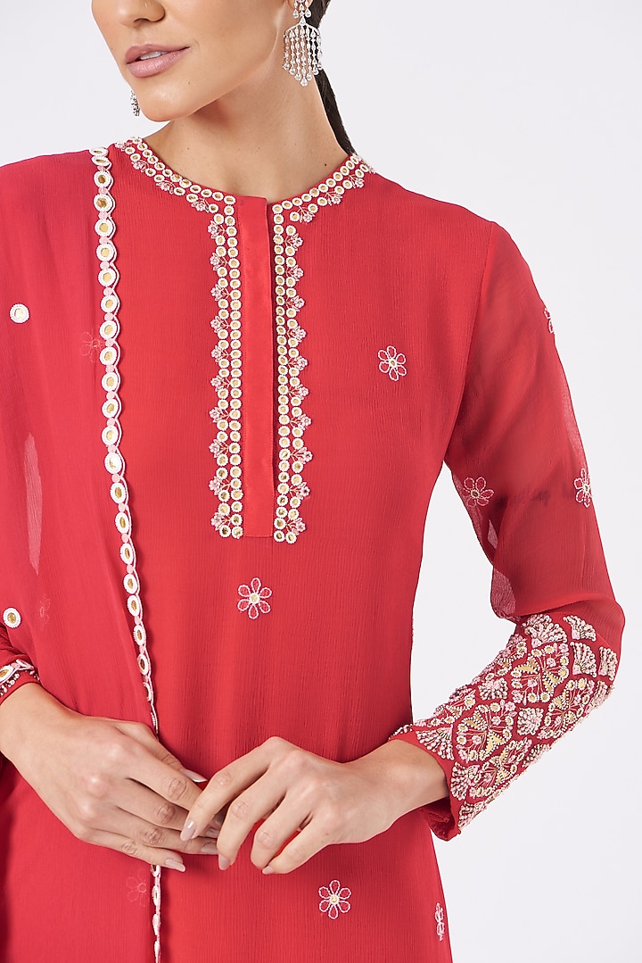 Red Gota Embroidered Straight Kurta Set by MADZIN at Pernia's Pop Up Shop