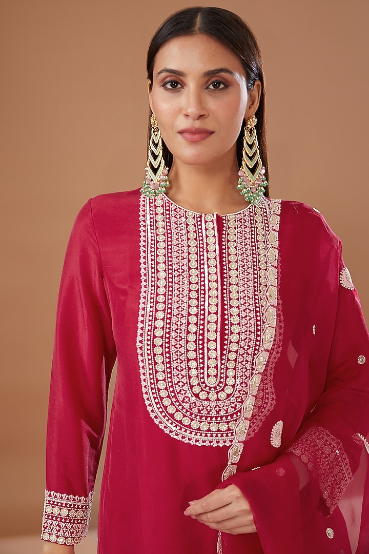 Red Dupion Silk Embroidered Kurta Set by MADZIN at Pernia's Pop Up Shop