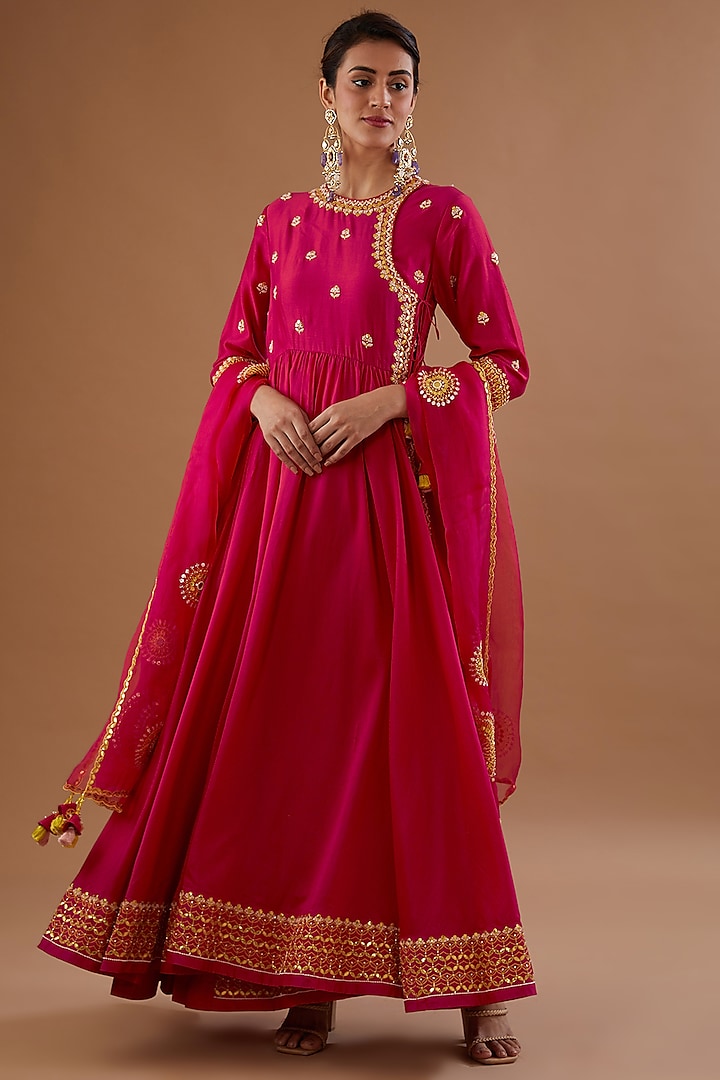 Red Silk Chanderi Beads Embellished Anarkali Set by MADZIN at Pernia's Pop Up Shop