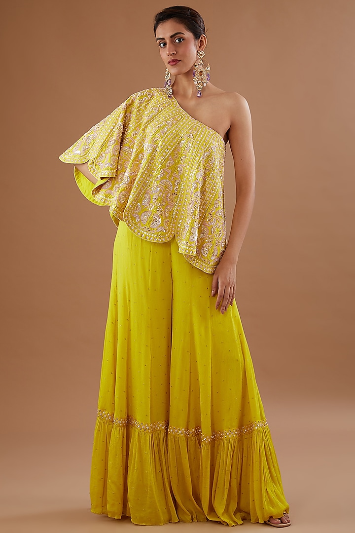 Yellow Silk Dupion Sequins Embroidered One-Shoulder Cape Set by MADZIN at Pernia's Pop Up Shop