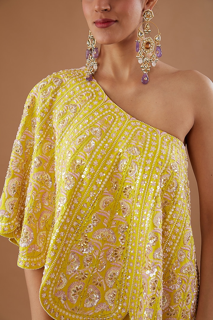 Yellow Silk Dupion Sequins Embroidered One-Shoulder Cape Set by MADZIN at Pernia's Pop Up Shop