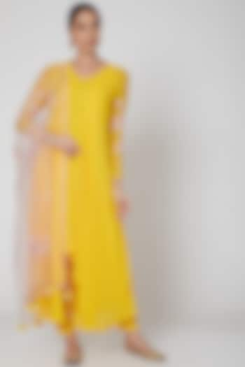 Yellow & Mauve Embroidered Kurta Set by MADZIN at Pernia's Pop Up Shop