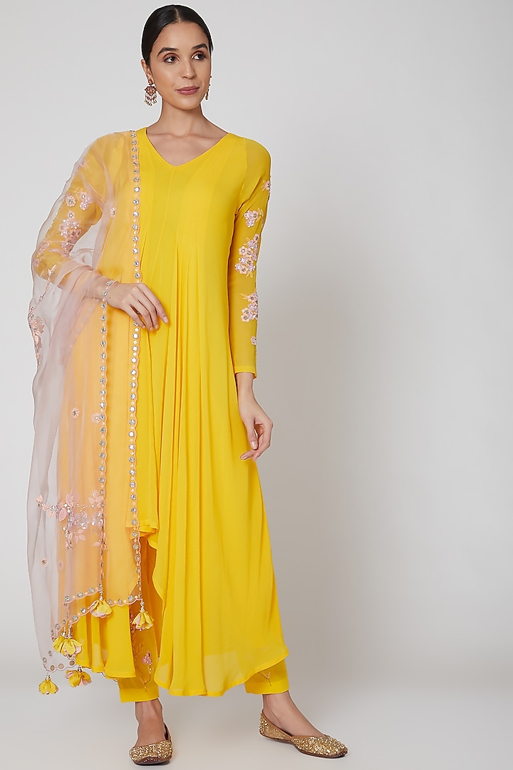 Yellow & Mauve Embroidered Kurta Set by MADZIN at Pernia's Pop Up Shop