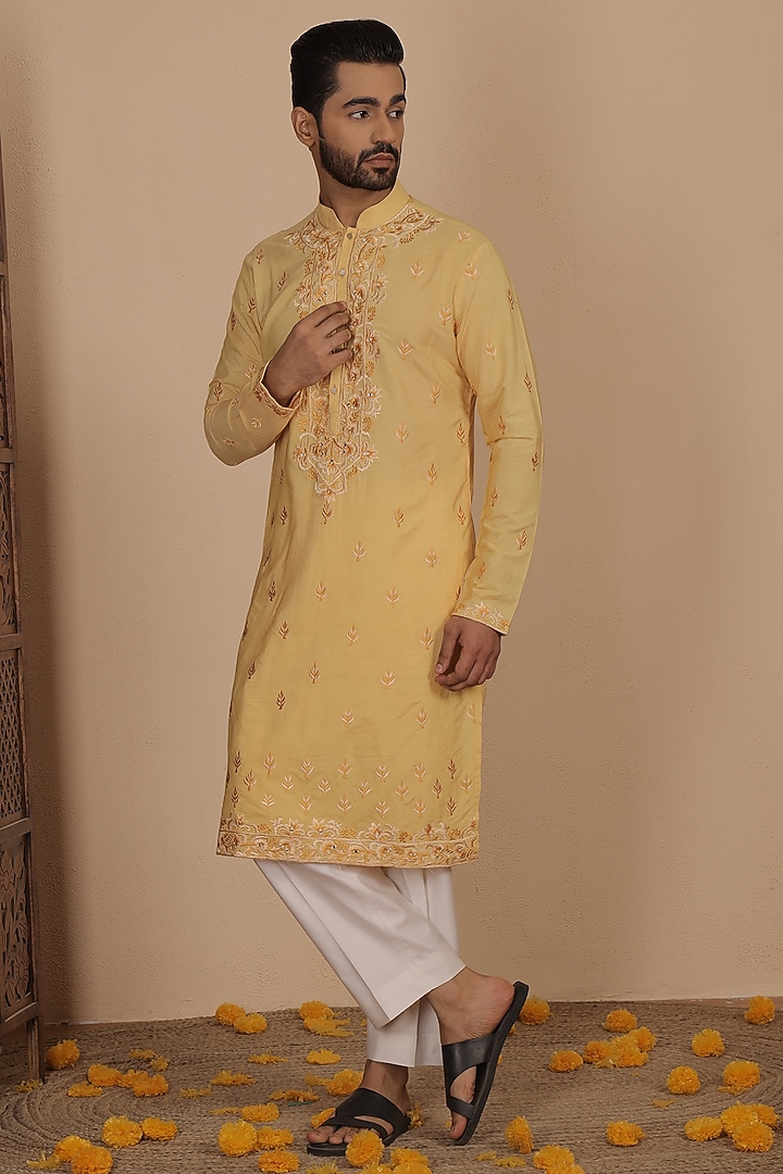 Light Yellow Silk Thread Embroidered Kurta Set by NAMAN AHUJA at Pernia's Pop Up Shop