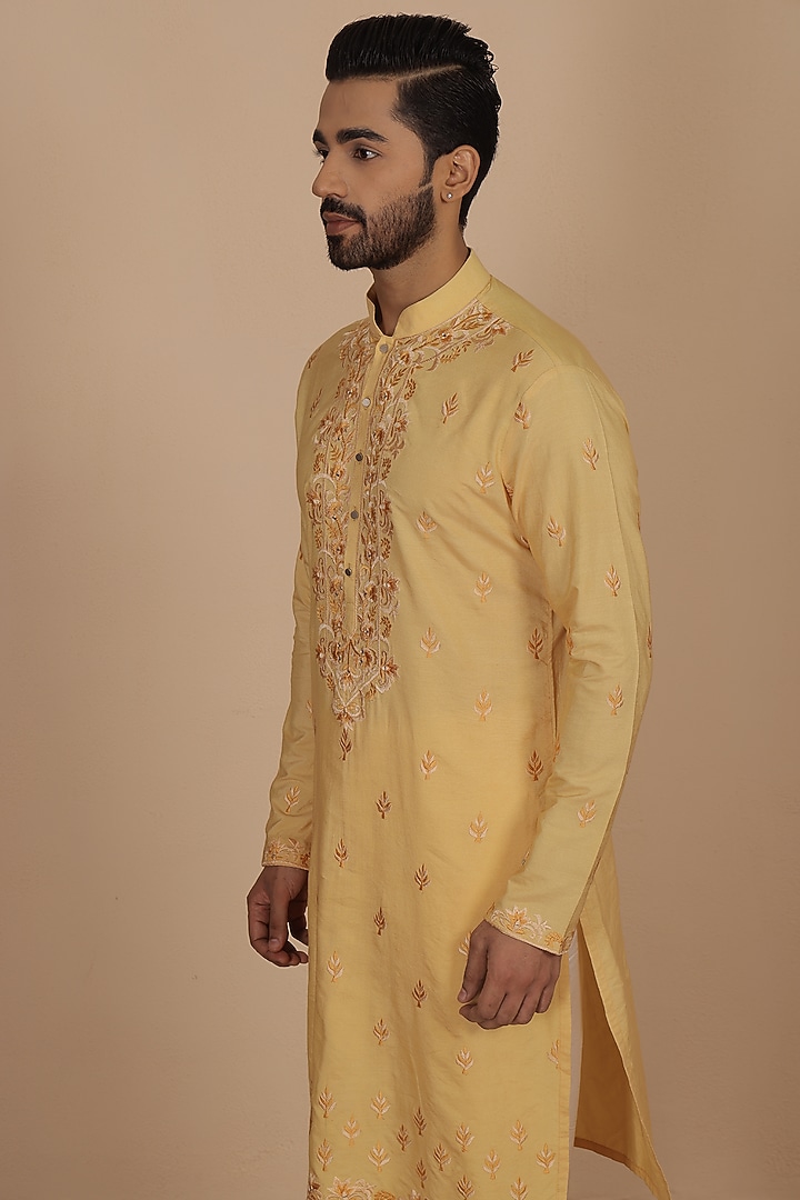 Light Yellow Silk Thread Embroidered Kurta Set by NAMAN AHUJA at Pernia's Pop Up Shop