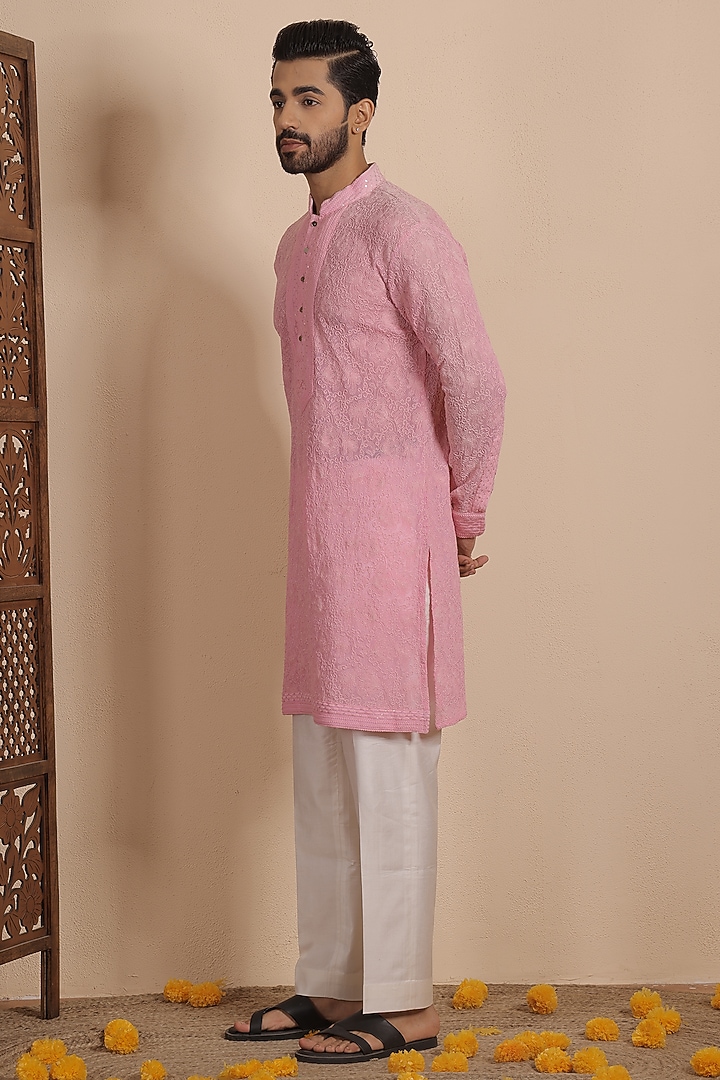 Pink Silk Thread Embroidered Kurta Set by NAMAN AHUJA at Pernia's Pop Up Shop