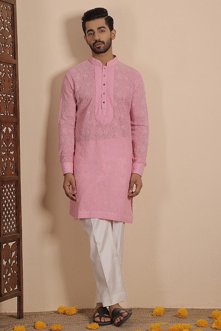 Pink Silk Thread Embroidered Kurta Set by NAMAN AHUJA at Pernia's Pop Up Shop