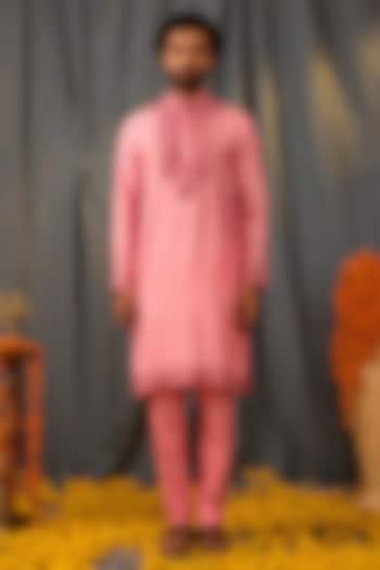 Pink Silk Hand Embroidered Kurta Set by NAMAN AHUJA at Pernia's Pop Up Shop