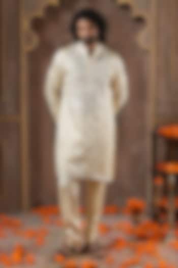 Ivory Gold Linen Silk Gota Embroidered Kurta Set by NAMAN AHUJA at Pernia's Pop Up Shop