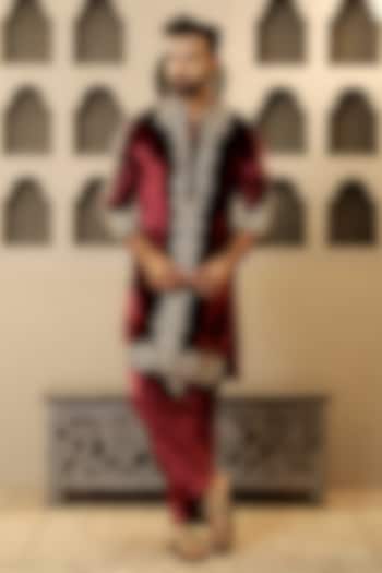 Maroon Velvet Embroidered Kurta Set by NAMAN AHUJA at Pernia's Pop Up Shop