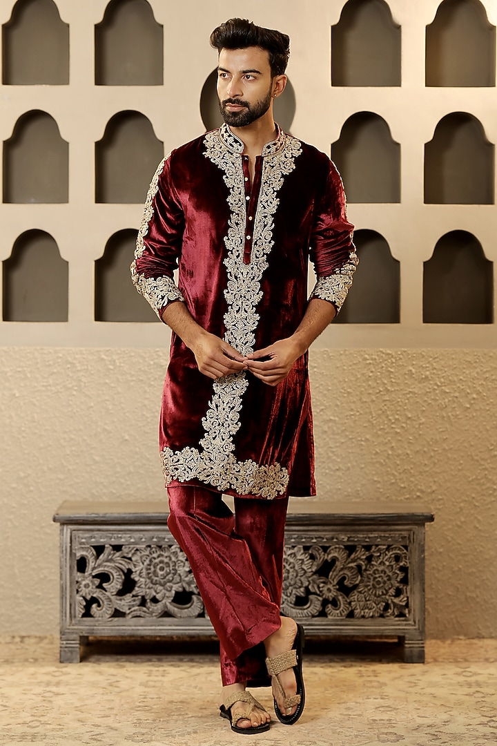 Maroon Velvet Embroidered Kurta Set by NAMAN AHUJA at Pernia's Pop Up Shop