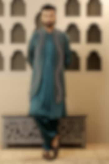 Teal Blue Silk Embroidered Bundi Jacket Set by NAMAN AHUJA at Pernia's Pop Up Shop