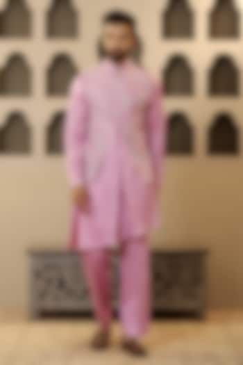 Lilac Silk Embroidered Bundi Jacket Set by NAMAN AHUJA at Pernia's Pop Up Shop