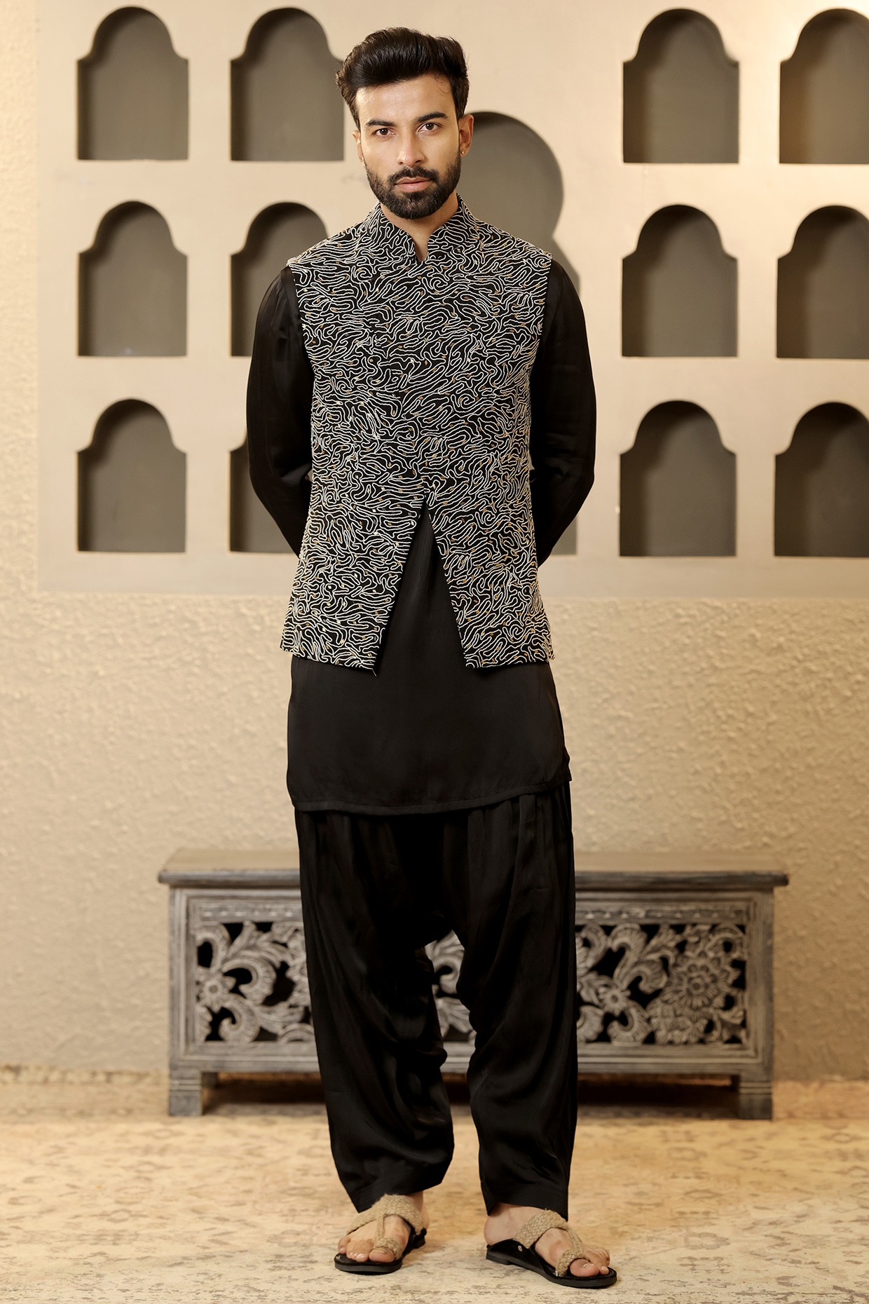 NAMAN AHUJA Black Silk Embroidered Bundi Jacket Set