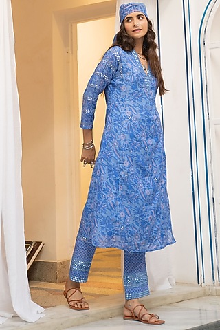 Blue Floral Printed Kurta Set by Naav By avneet
