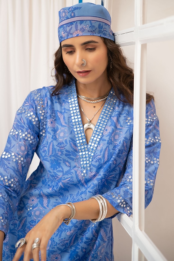 Blue Floral Printed Kurta Set by Naav By avneet at Pernia's Pop Up Shop