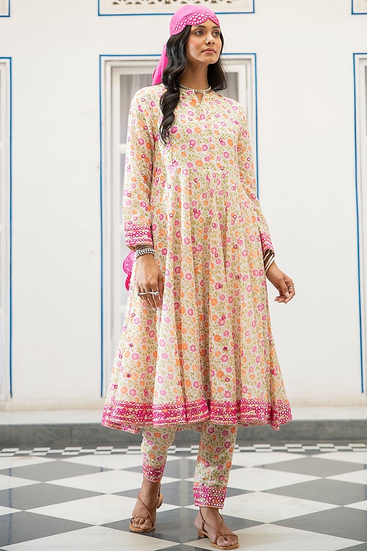 Pink Embroidered Kurta Set by Naav by Avneet
