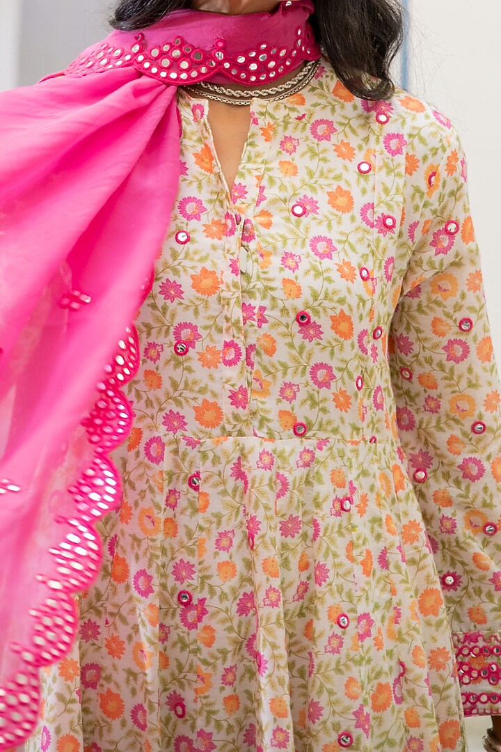 Pink Embroidered Kurta Set by Naav by Avneet at Pernia's Pop Up Shop