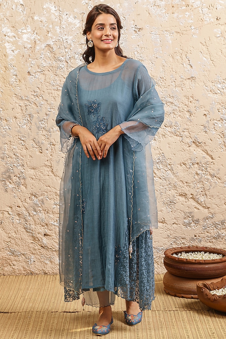 Dusty Blue Embroidered Kurta Set by Naaz by noor
