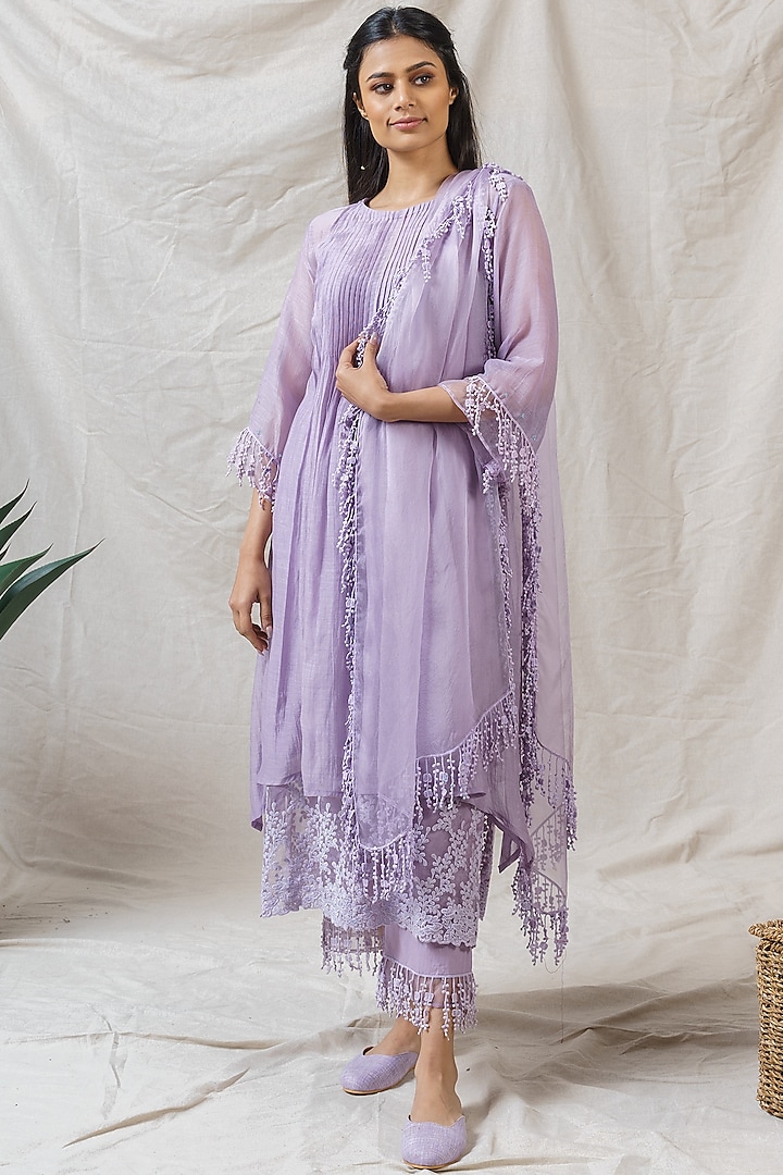 Lilac Embroidered Kurta Set by Naaz by noor
