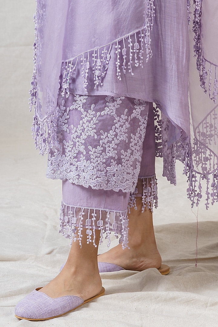 Lilac Embroidered Kurta Set by Naaz by noor at Pernia's Pop Up Shop