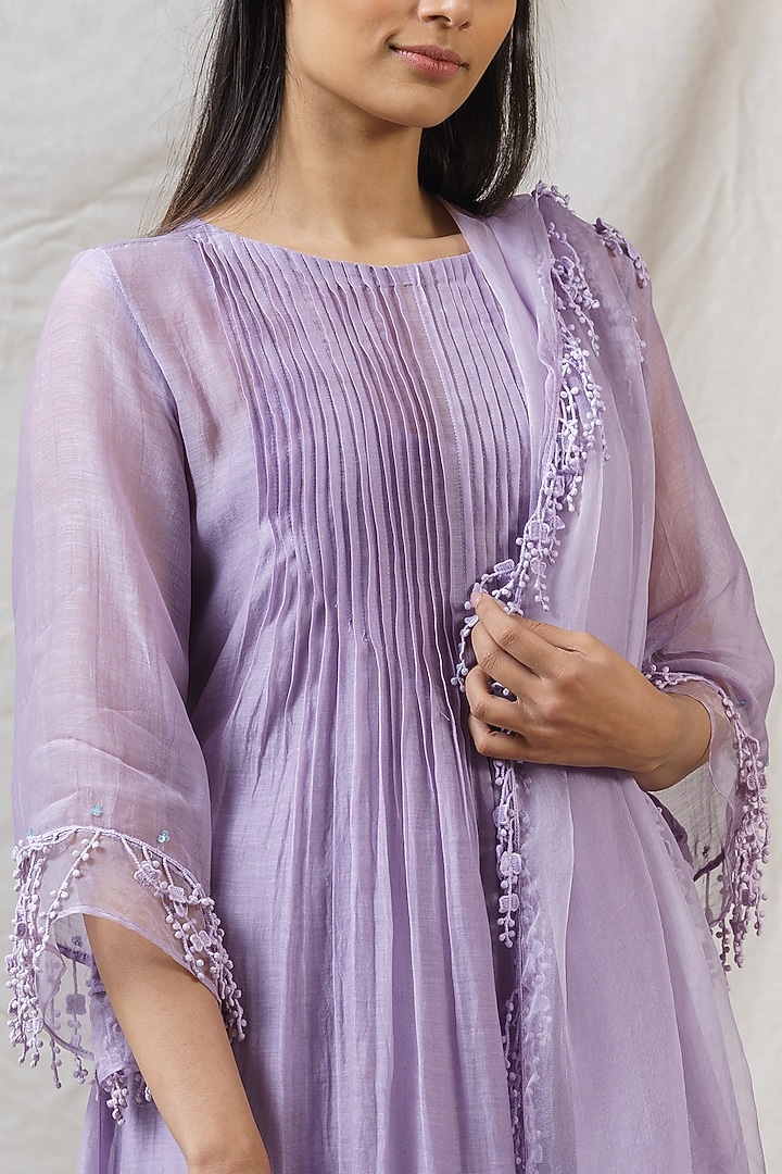 Lilac Embroidered Kurta Set by Naaz by noor at Pernia's Pop Up Shop