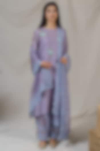 Lavender Embroidered Kurta Set by Naaz by noor at Pernia's Pop Up Shop