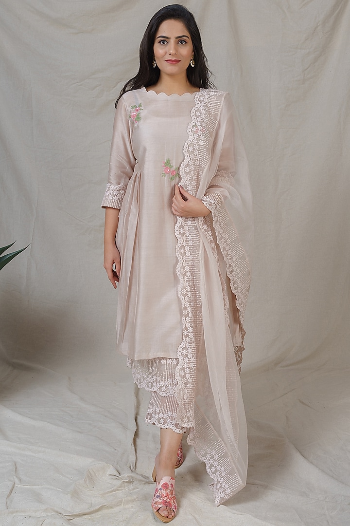 Spray Rose Embroidered Kurta Set by Naaz by noor
