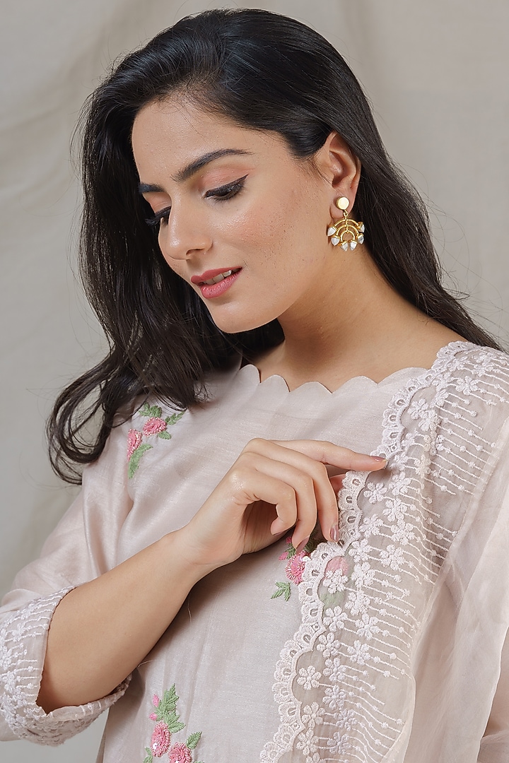 Spray Rose Embroidered Kurta Set by Naaz by noor at Pernia's Pop Up Shop