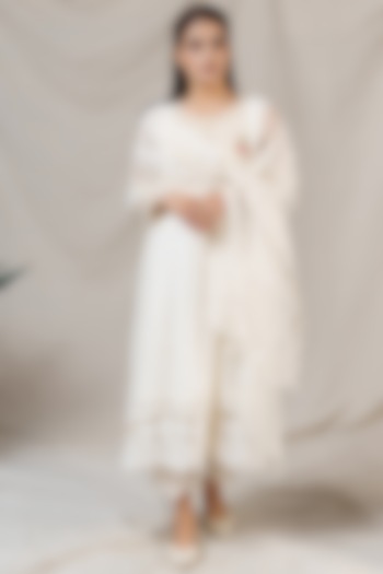 White Embroidered Kurta Set by Naaz by noor at Pernia's Pop Up Shop