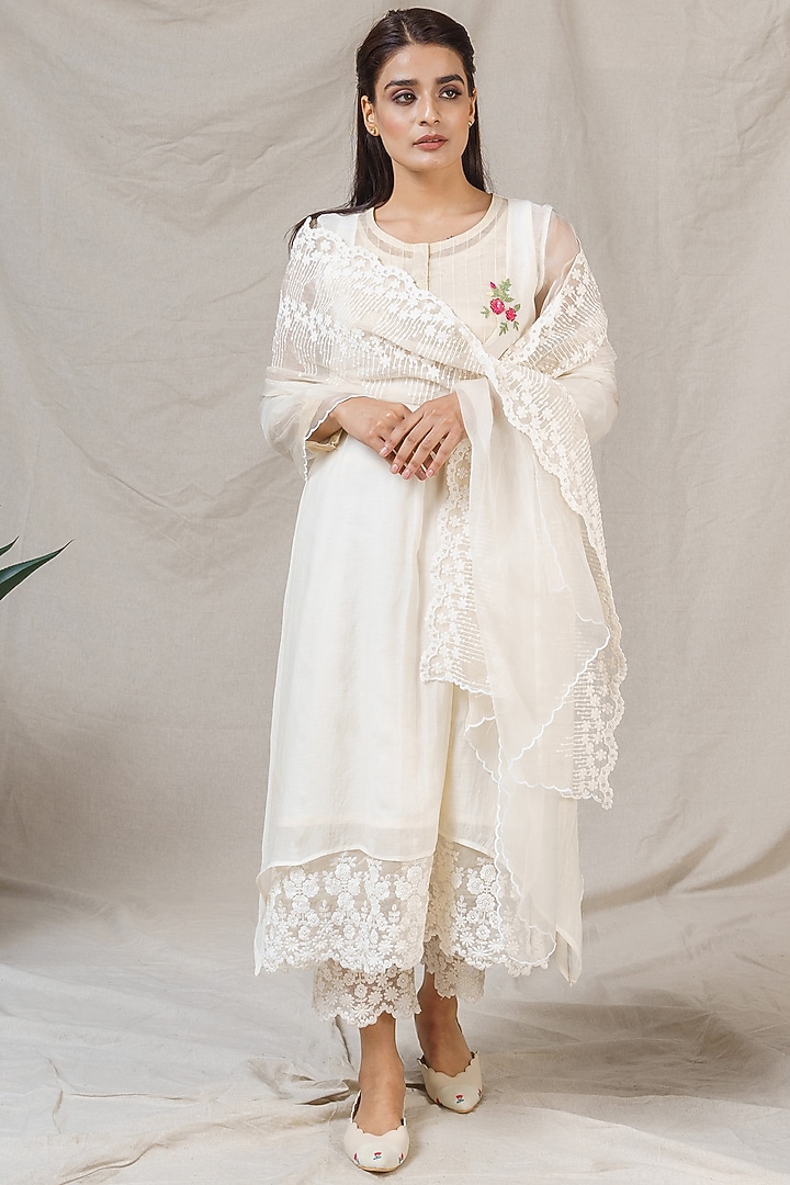 White Embroidered Kurta Set by Naaz by noor at Pernia's Pop Up Shop
