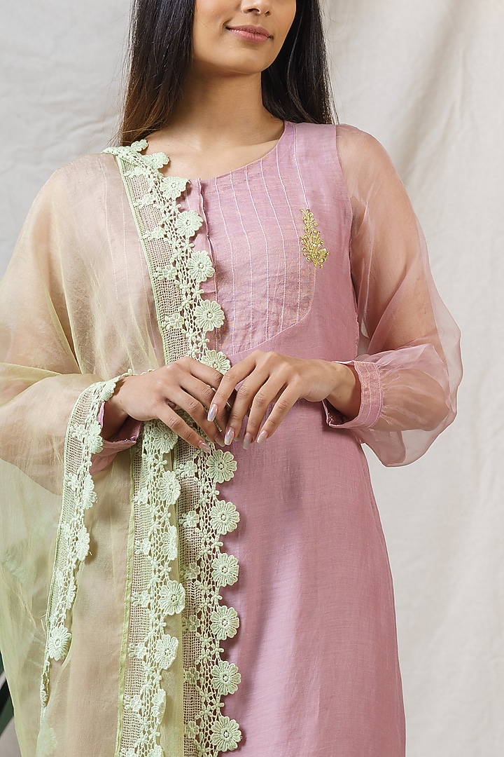 Lavender Embroidered Kurta Set by Naaz by noor at Pernia's Pop Up Shop