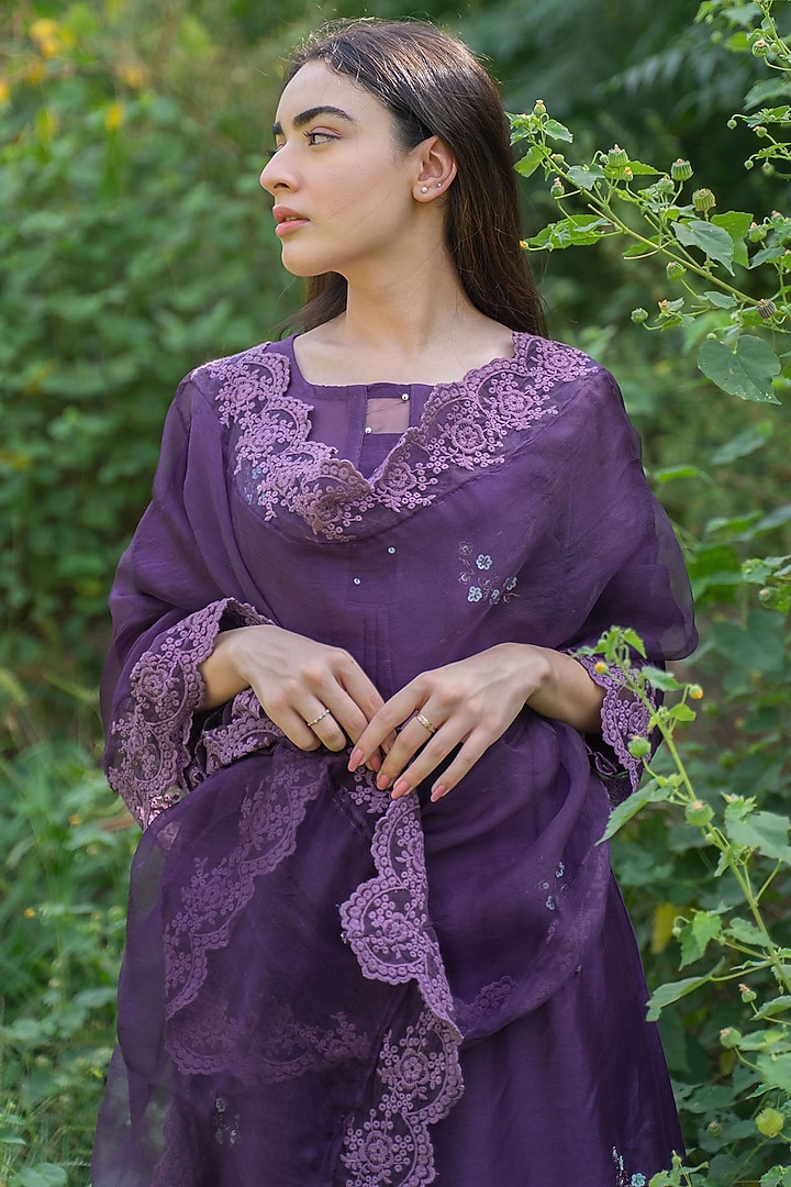 Purple Embroidered Kurta Set by Naaz by noor at Pernia's Pop Up Shop