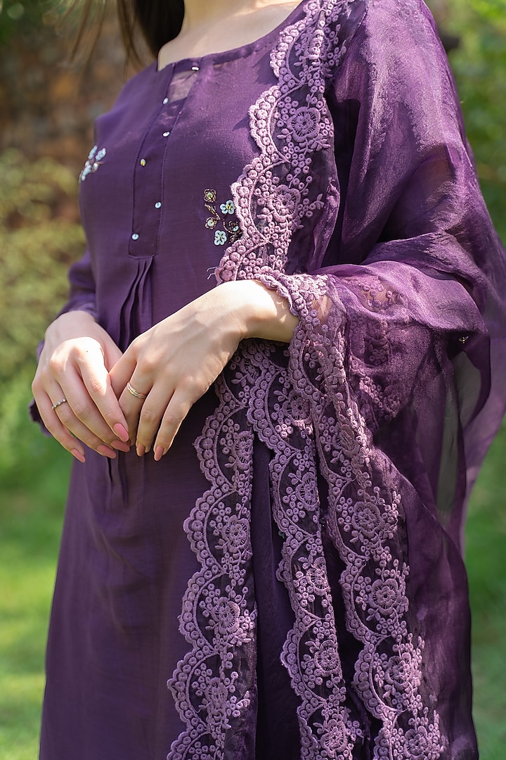 Purple Embroidered Kurta Set by Naaz by noor at Pernia's Pop Up Shop