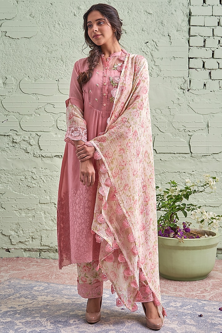 Blush Pink Hand Embroidered Kurta Set by Naaz by noor