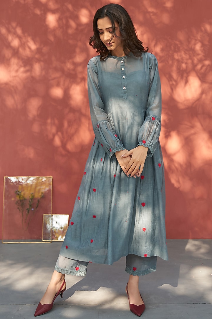 Blush Grey Cotton & Chanderi Kurta Set by Naaz by noor at Pernia's Pop Up Shop