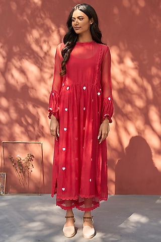 Fiery Red Cotton & Chanderi Kurta Set by Naaz by noor