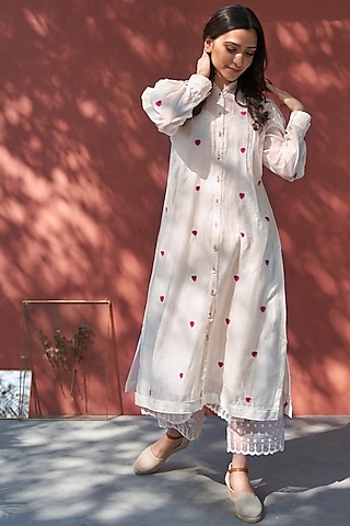 White Cotton & Chanderi Kurta Set by Naaz by noor