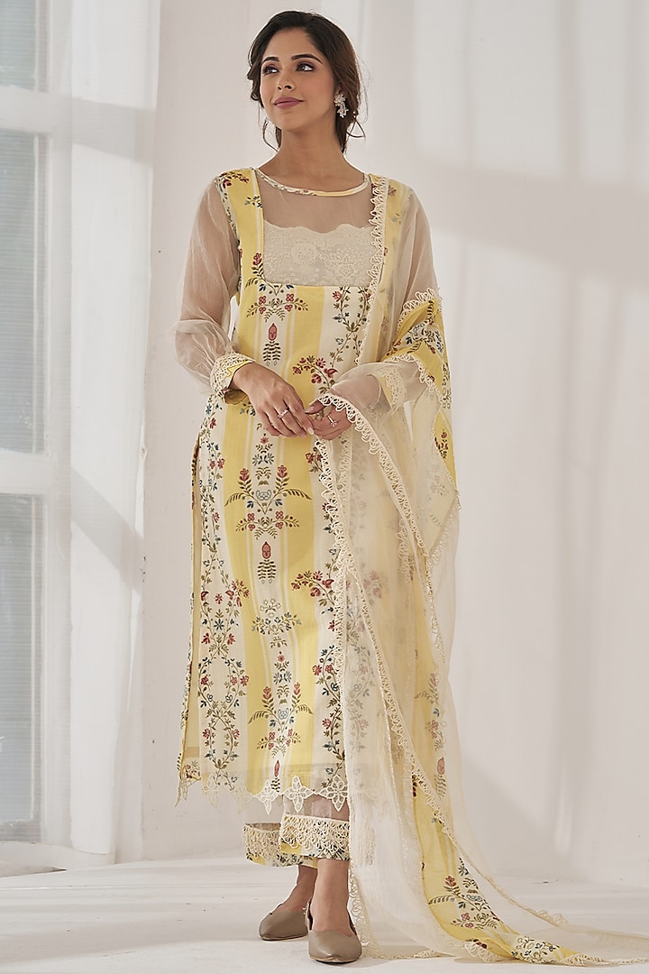 Yellow & White Fine Cotton Chanderi Printed Kurta Set by Naaz by noor at Pernia's Pop Up Shop