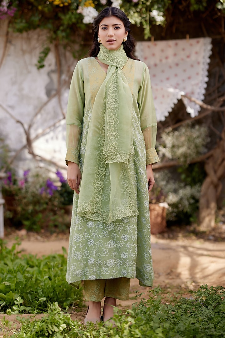 Green Fine Cotton Chanderi Thread Embroidered Kurta Set by Naaz by noor at Pernia's Pop Up Shop