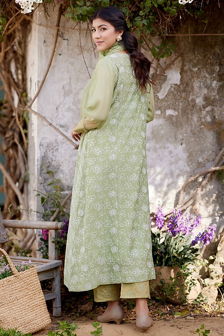 Green Fine Cotton Chanderi Thread Embroidered Kurta Set by Naaz by noor at Pernia's Pop Up Shop