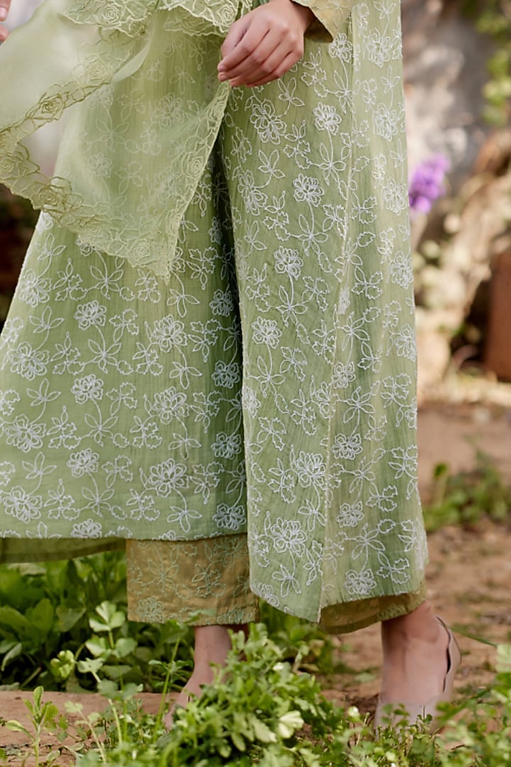 Green Fine Cotton Chanderi Thread Embroidered Kurta Set by Naaz by noor at Pernia's Pop Up Shop