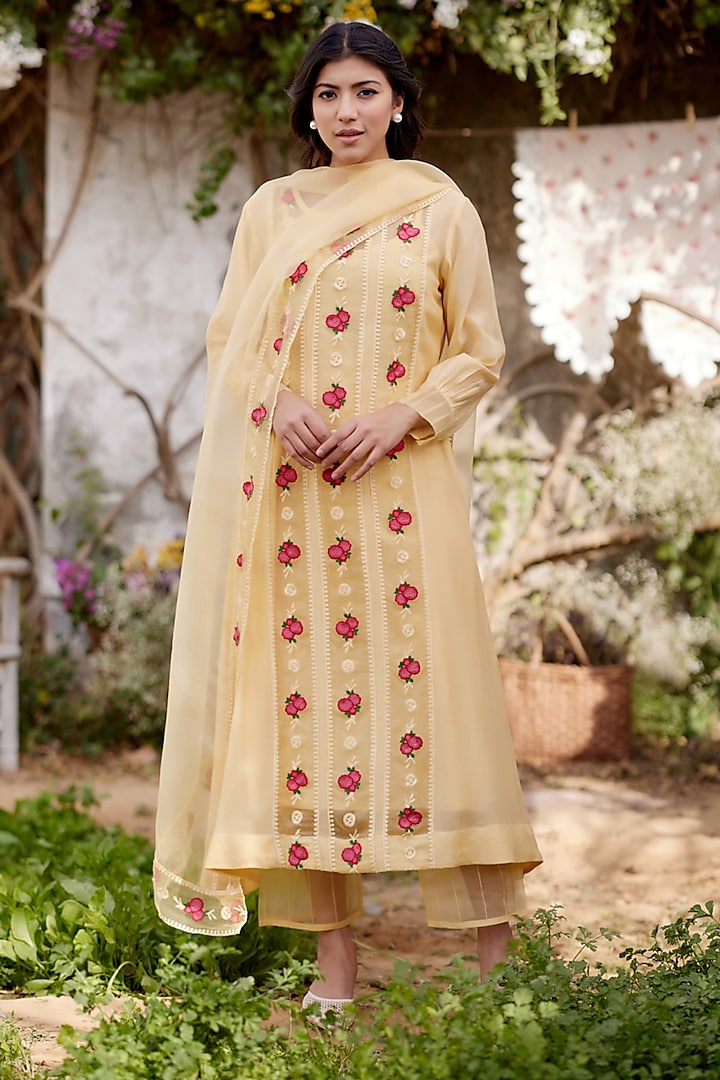 Lemon Yellow Cotton Chanderi Floral Thread Embroidered Kurta Set by Naaz by noor at Pernia's Pop Up Shop