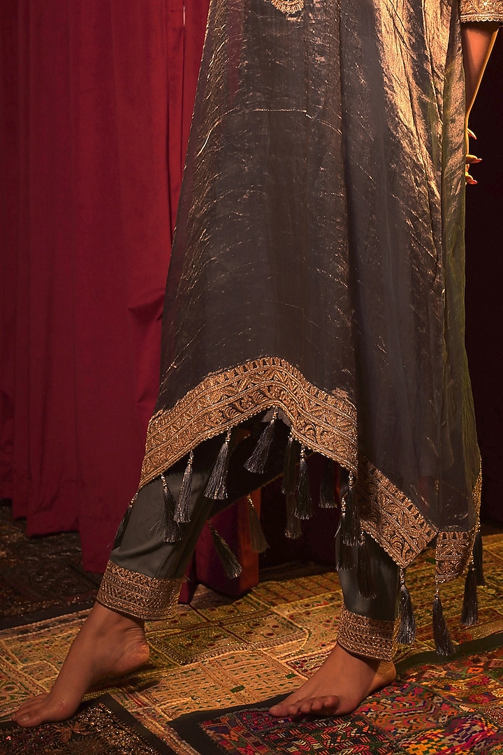 Blue Tissue Dori Embroidered Kaftan Set by Nabo at Pernia's Pop Up Shop