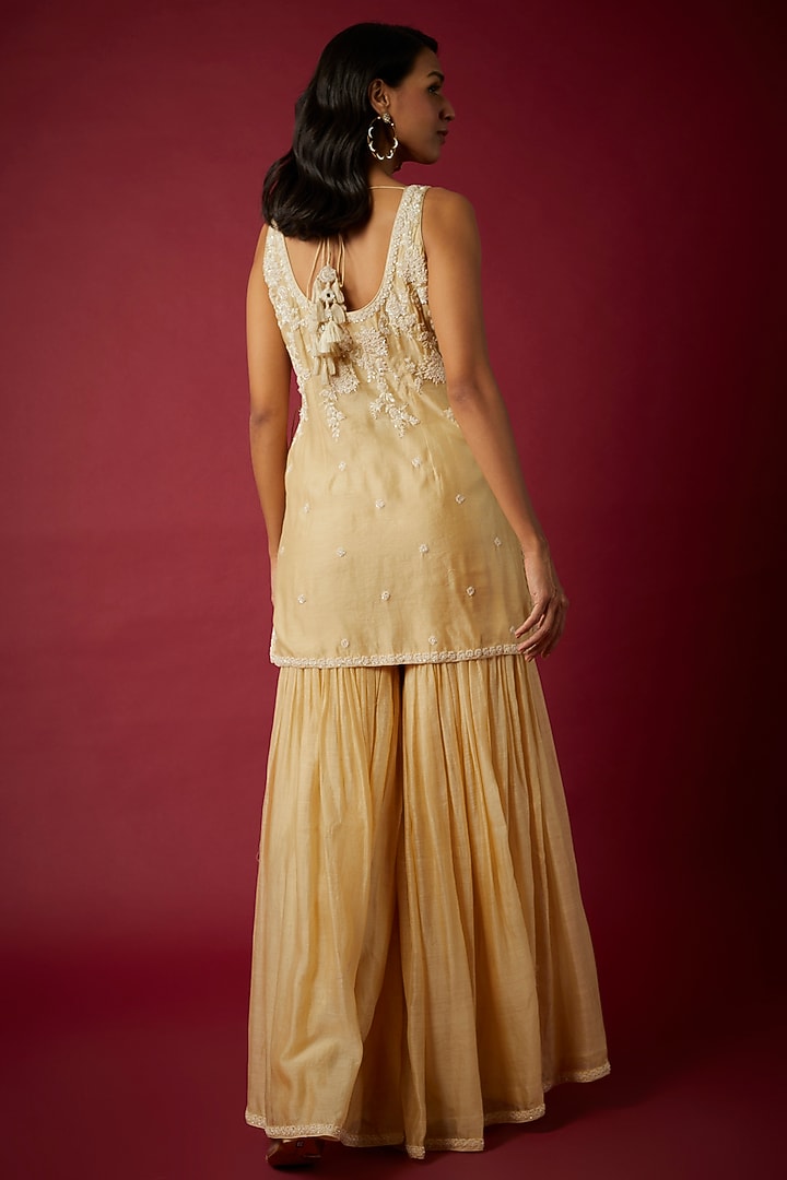 Sandalwood Silk Chanderi Embroidered Kurta Set by Nabo at Pernia's Pop Up Shop