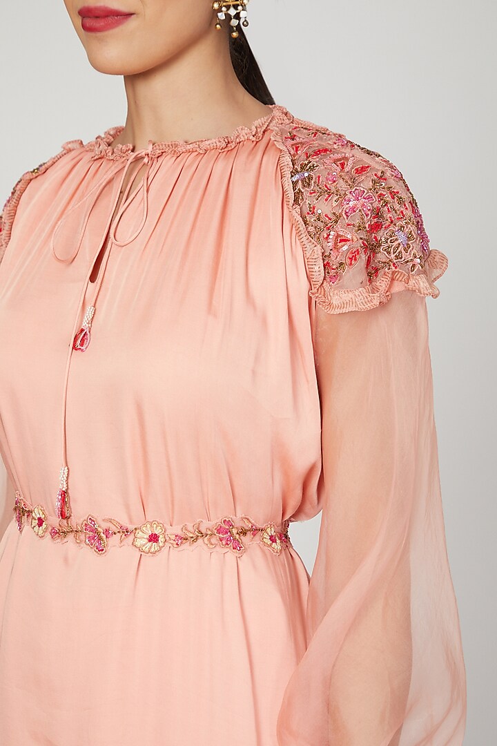 Coral Embroidered Kurta Set by Naffs at Pernia's Pop Up Shop